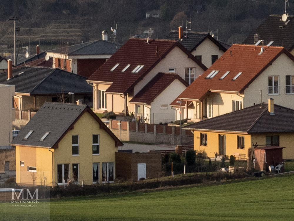 Family houses. Photograph created with the Olympus M. Zuiko digital ED 40 - 150 mm 1:2.8 PRO.